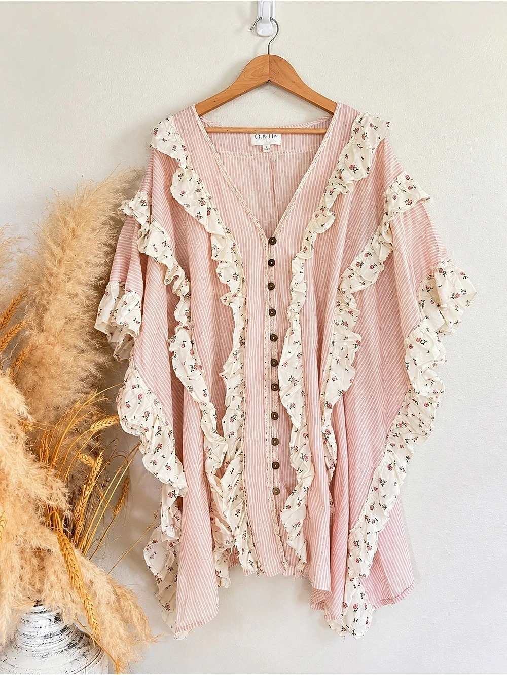 Oli & Hali Ruffle Contrast Striped Floral Button Down Top L